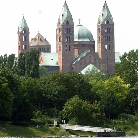 黑鸟酒吧公寓 公寓